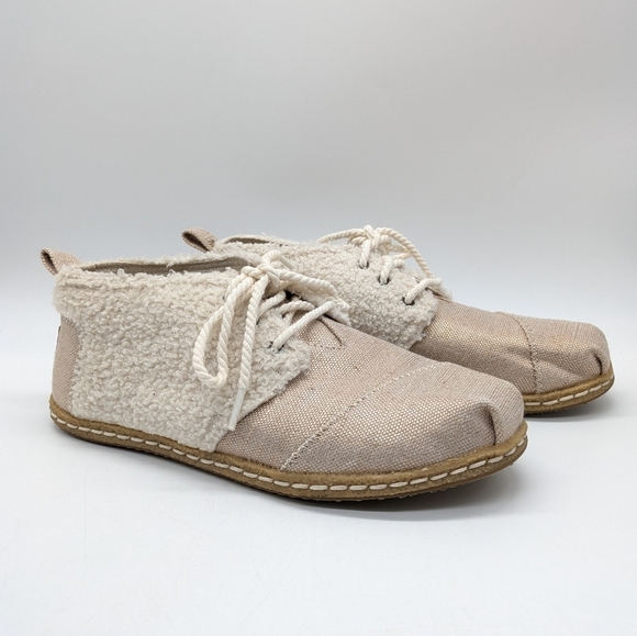 Toms Bota cream faux Sherpa fur lace up shoe 9 - Picture 1 of 9